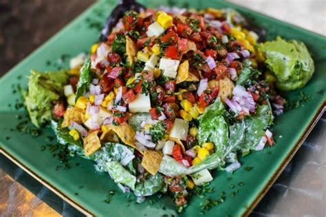 best lunch spots downtown savannah